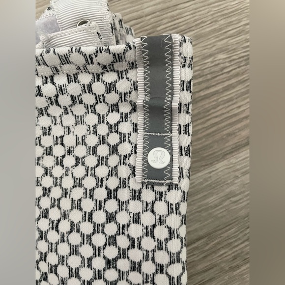 Lululemon Vinyasa Scarf - Picture 3 of 5